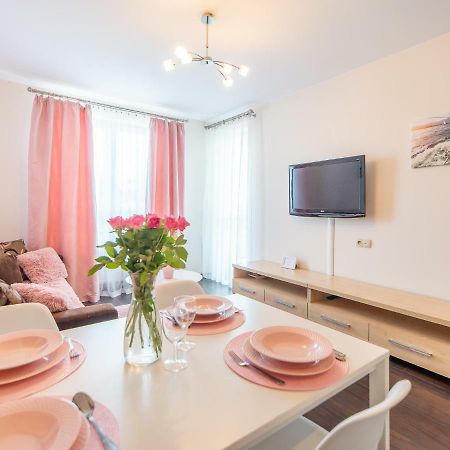 Apartamenty Prywatne W Hotelu Przy Plazy Diva Колобжег Екстериор снимка