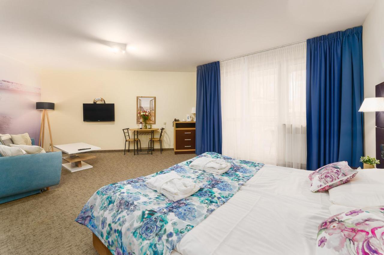 Apartamenty Prywatne W Hotelu Przy Plazy Diva Колобжег Екстериор снимка
