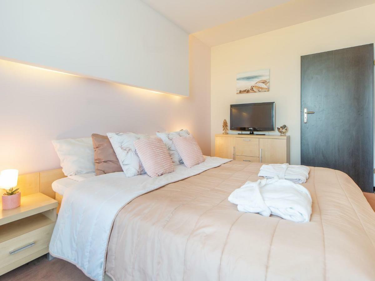 Apartamenty Prywatne W Hotelu Przy Plazy Diva Колобжег Екстериор снимка